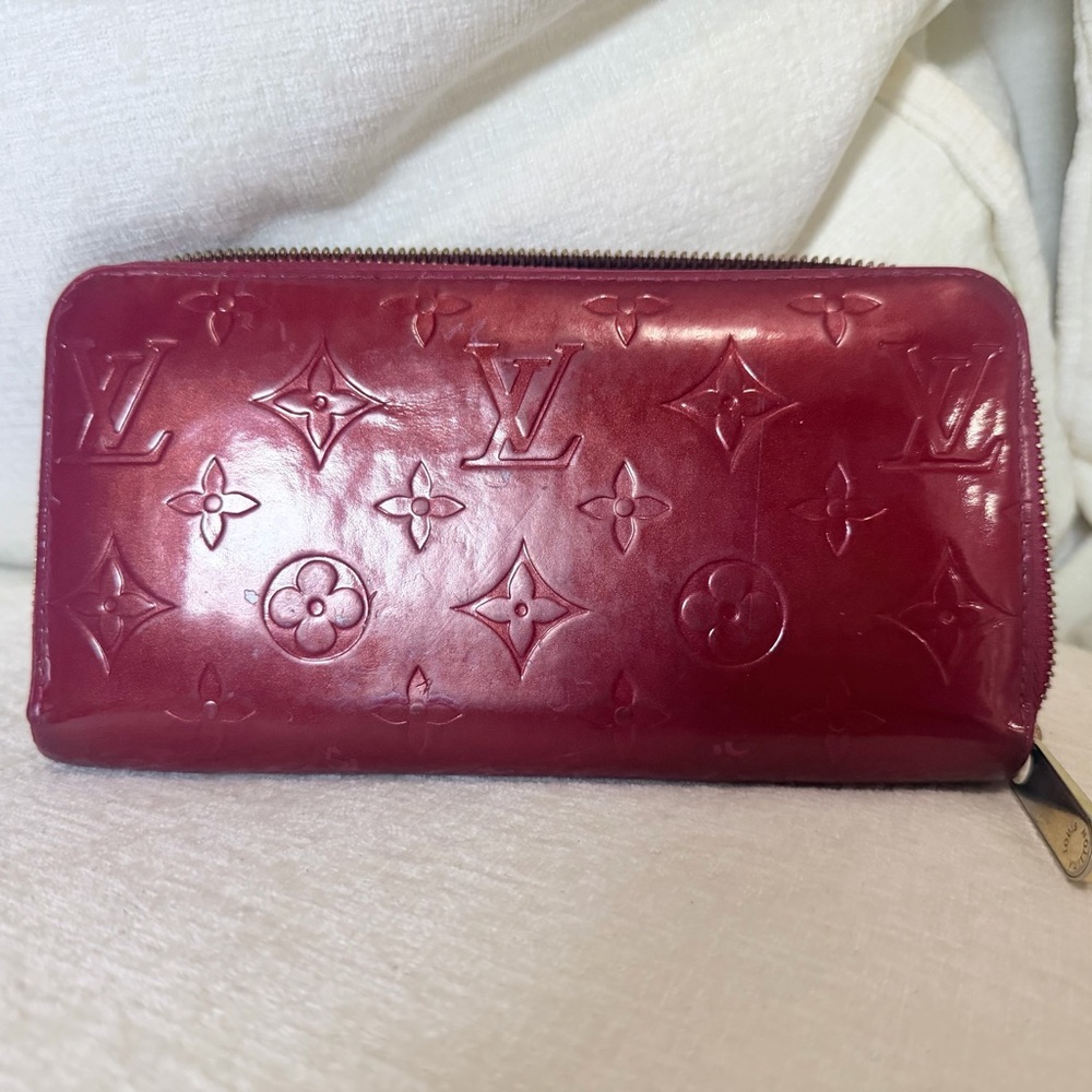 Louis Vuitton Monogram Vernis Zippy Wallet